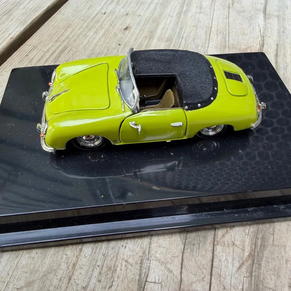 Hot Wheels Collectibles 1959 Porsche 356 Speedster Green 1:43 Diecast Model Car